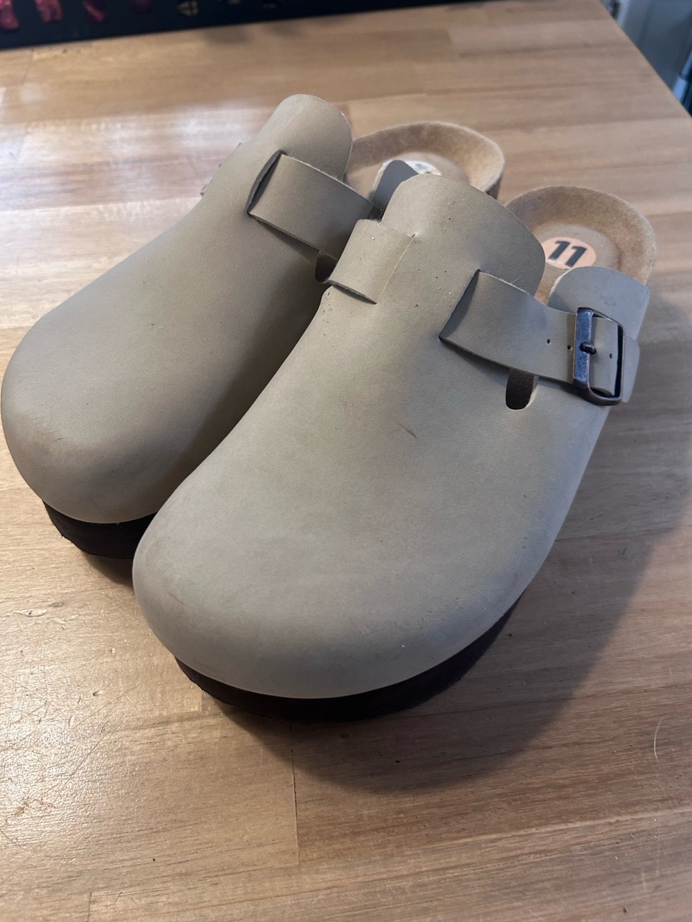 🤎 Cushionaire Boston Style Clogs Taupe / Beige – Femme 11